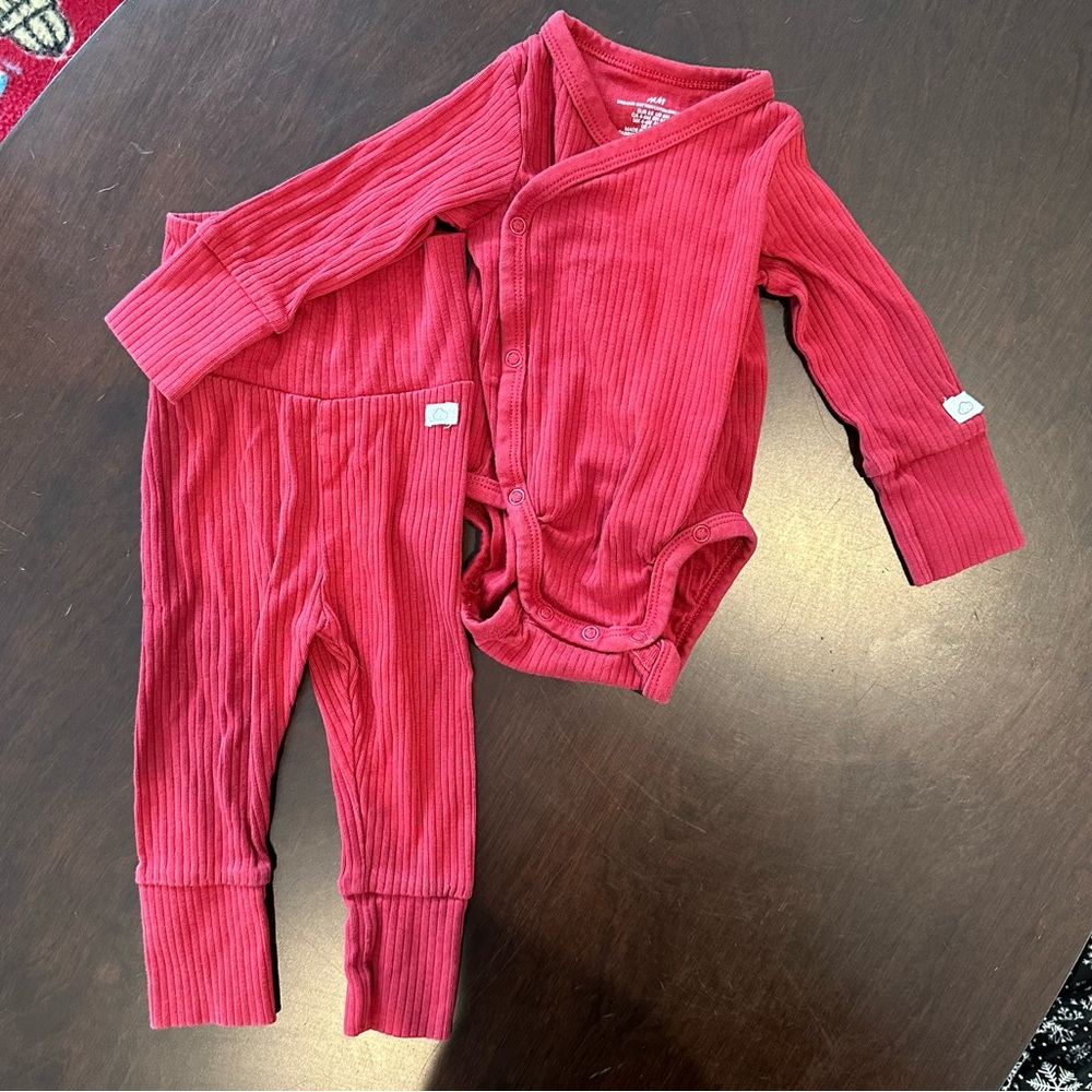 H&M 3-6 Matching Ribbed Set